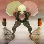 Verschillende (gescande) beelden en (digitale) foto's worden in de computer bijeengebracht, in en over elkaar geschoven en bewerkt.