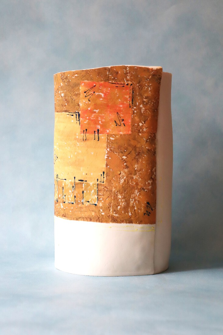 Vaas met gele monoprint