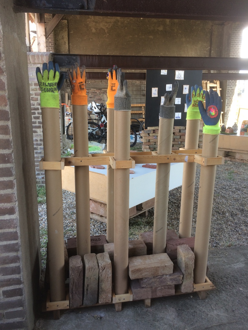 'handwerk' / 'needlework'