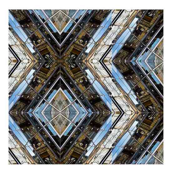 The-LesHallesreflection-scope