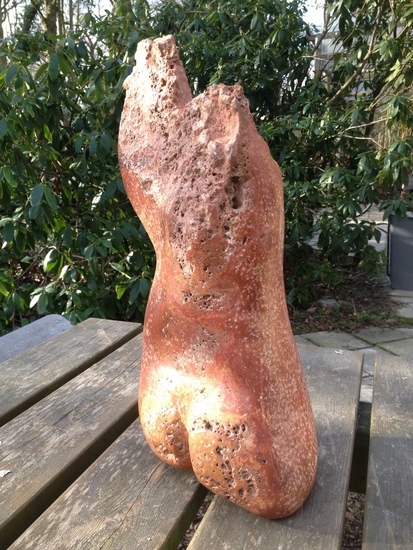 torso in travertijn