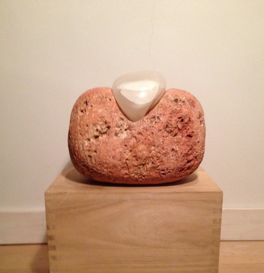 figuur in travertijn en albast