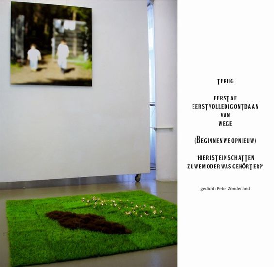 Installatie van On the right side of the fence (foto)+Schatten&Sterrestof (mixedmedia)+Gedicht 'Terug'/PeterZonderland