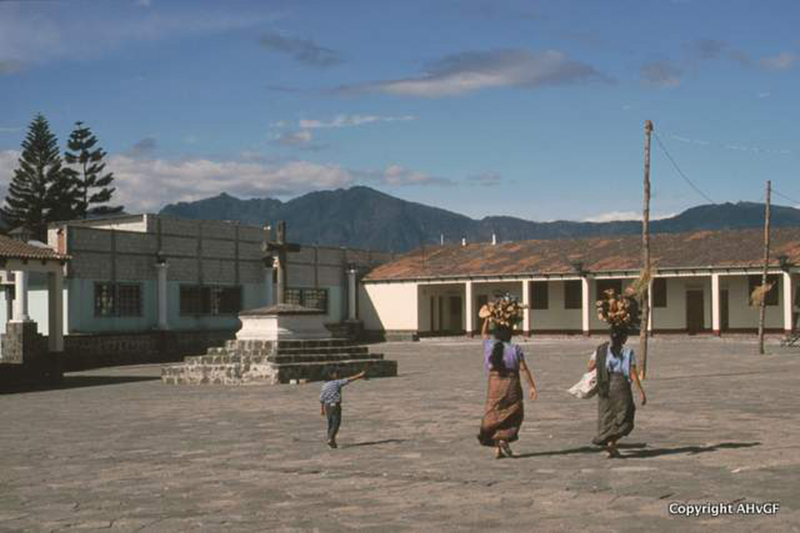 Voor 't vuur, Guatemala (60x90 cm)