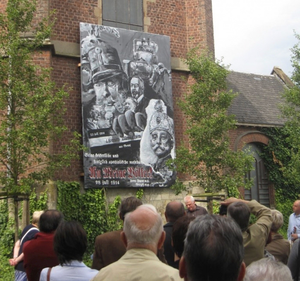 Herdenkingswerk rond de kerk en het monument van de gesneuvelden in Liedekerke