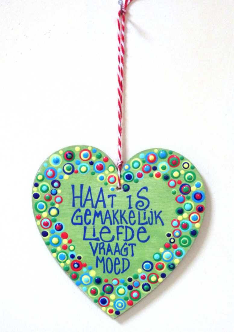 haat is gemakkelijk, liefde vraagt moed