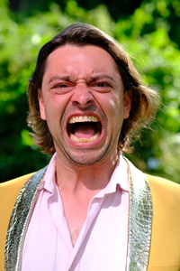 Ik fotografeer met een Fujifilm XT-3 of analoog mensen die ik in mijn leven en werk tegenkom.