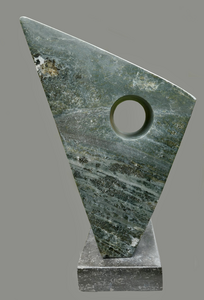 Sculpturen uit verschillende steensoorten 