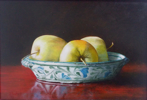 Ik schilder allerhande voorwerpen en probeer de textuur zo nauwgezet mogelijk vast te leggen. Het licht speelt een belangrijke rol in de opstelling. Licht intensiveert de kleur en maakt delen van de opstelling bijna transparant.