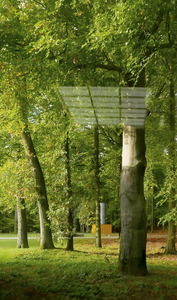 Om even je gedachten te resetten bij een museumbezoek, waar je naar binnen gaat om juist daar te kijken, is het prettig dat je toch even naar buiten kunt blikken. Het verrast.