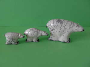 Fantasie dieren. stooktechniek pitfire, raku.