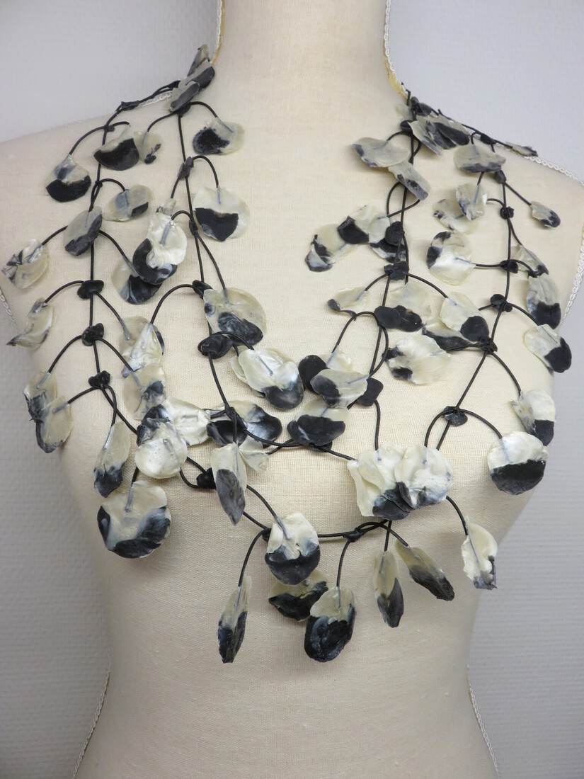 Ketting rubber zwart wit
