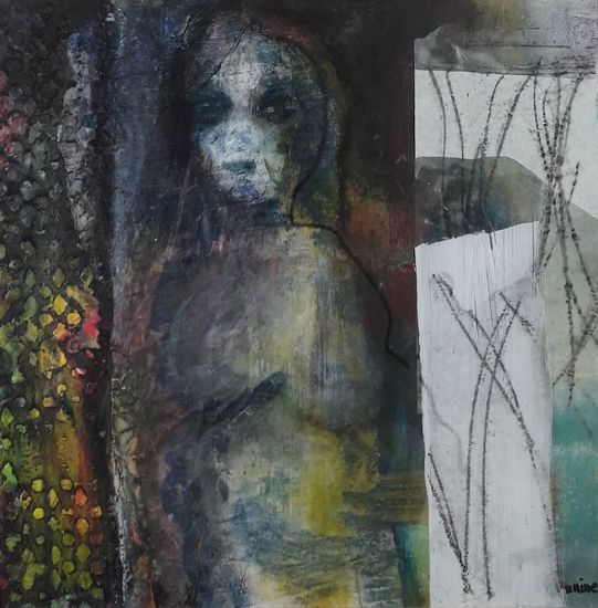 19-26 vrouw achter wit vlak