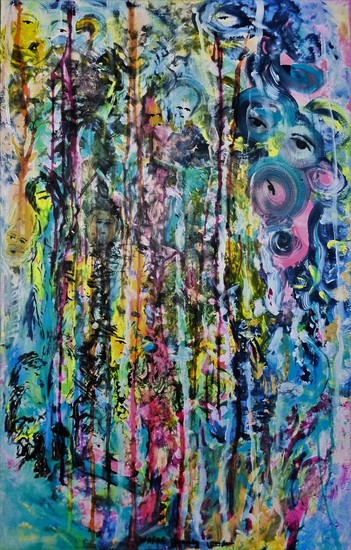 Vrouw achter het gordijn