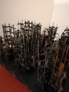 Het samenvoegen van meerdere werken geven een krachtig, subtiel, sprekend geheel weer. 