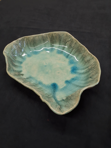 Variatie aan schalen en schaaltjes, geglazuurd met één of meerdere glazuren