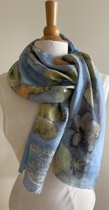 Ecoprinten behelst met bladeren printen op wol, zijde, leer,  papier of andere stoffen. Als je op zijde print kun je ervoor kiezen dit nog te gaan vilten.