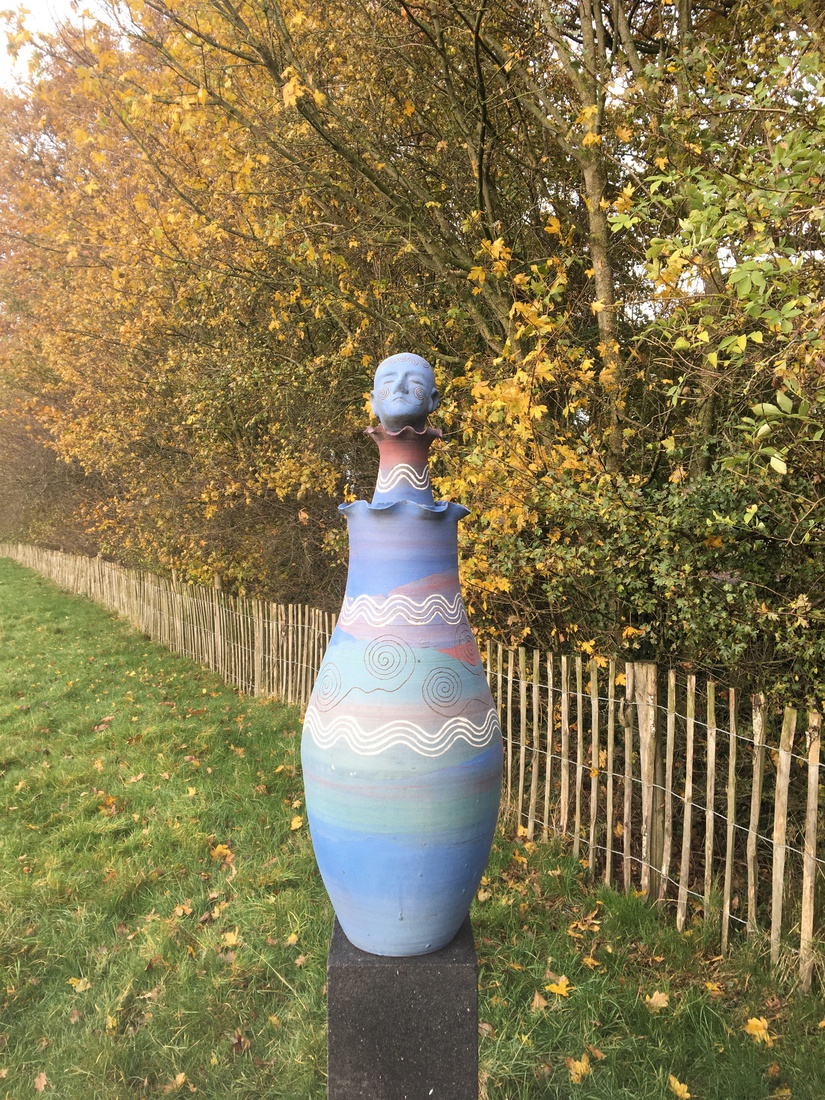 Hoofd-deksel vaas II