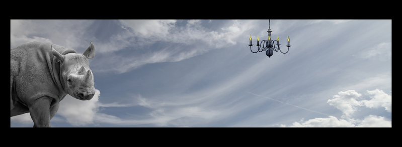 Neushoorn en kroonluchter