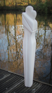 Beelden 
Materiaal: Steen en hout