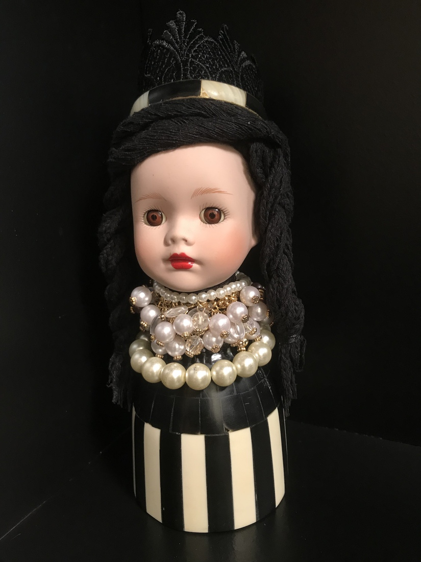 Little queenie