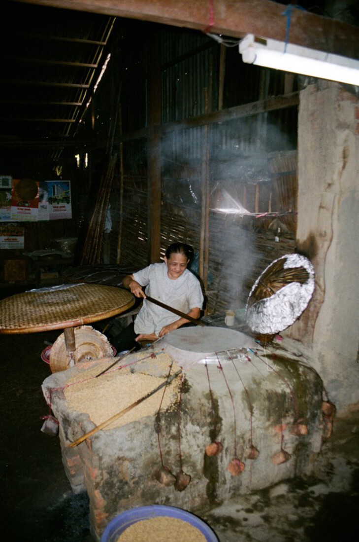Mekong delta: Het maken van rijstpapier