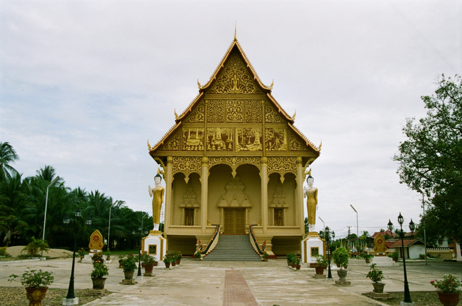 Vientiane: Wat That Luang Neua