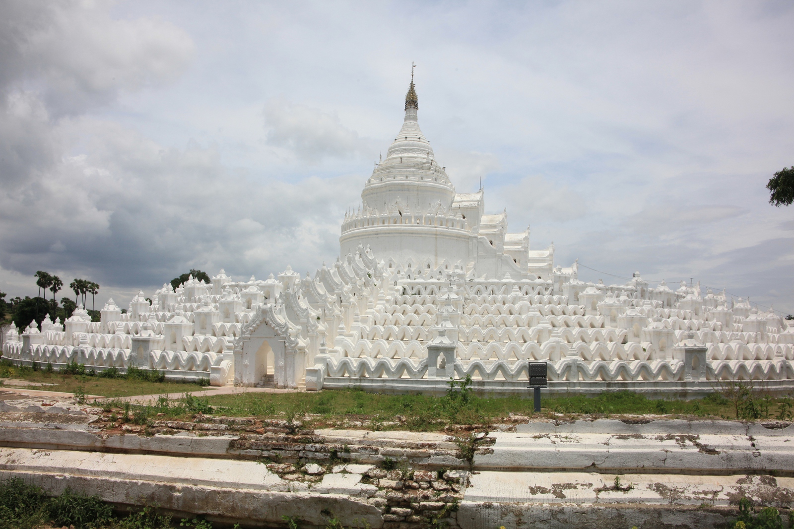 Mingun: Hsinbyume Pagoda