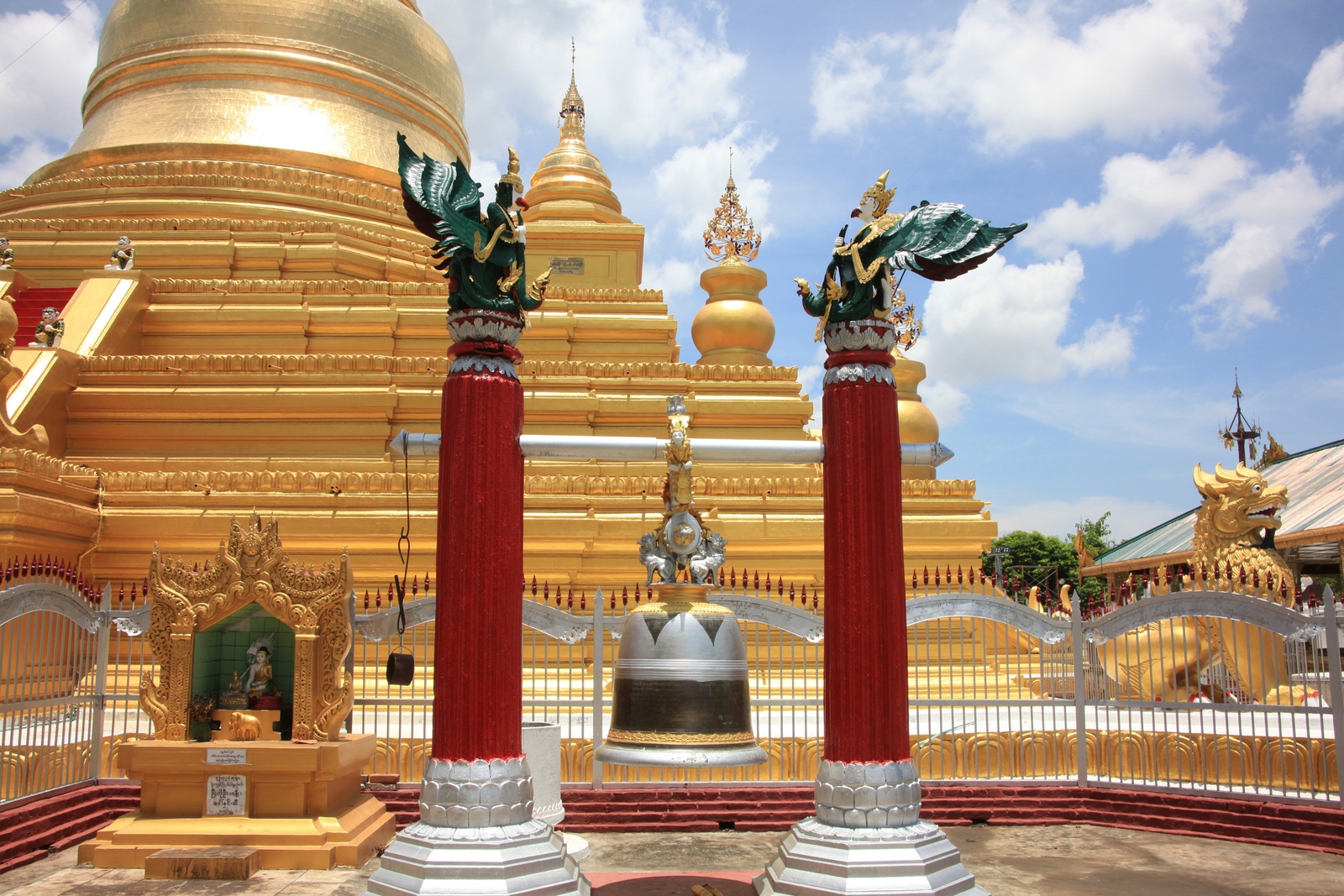Mandalay: Kuthodaw Pagoda