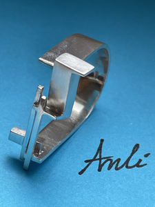 naar eigen ontwerp, handgemaakt;
alle ringen zijn gemaakt uit eerste gehalte zilver (925)