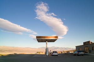 Foto's waar auto's op te zien zijn maar meestal niet als onderwerp. Dus geen foto's van mooie auto's.