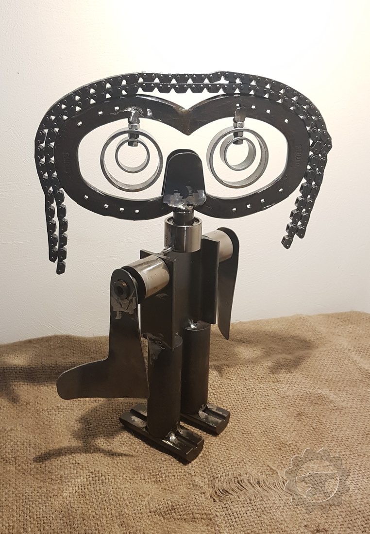 Metalen Assemblage beeldje Marietje (Poppetje No.5)