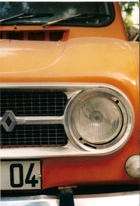 Mobiliteit is altijd al een een groot deel van mijn leven: van mijn eerste fietsje waarmee ik de grenzen van mijn wereld steeds verder weg kon leggen, de ervaring van een zijn van mens, techniek en omgeving op de motor en het werken en genieten met klassieke auto's. Maar er zijn ook diepere dimensies in onderdelen van mobiliteit te ontdekken...