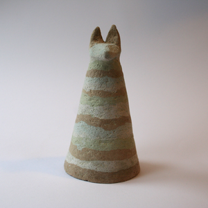 Diverse objecten van gerecycled papier. 