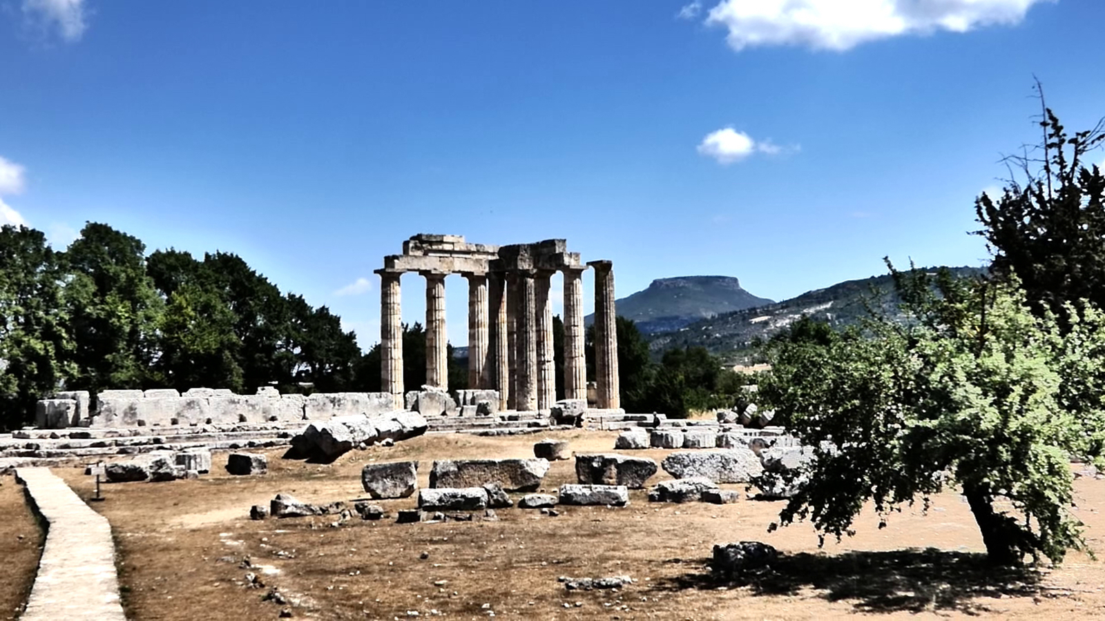 Perspectivisch vergezicht van ZEUS Tempel in Nemea