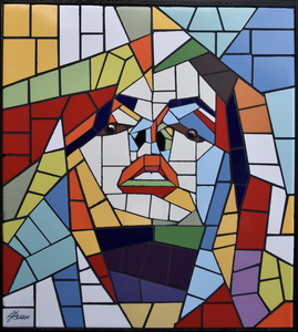 Mijn eigen stijl is kleurrijk, heftig, expressief en fantasierijk. Mijn sterke gevoel voor kleur geeft mij de mogelijkheid een bijzondere impressie en expressie te geven mede op basis van de zwarte voegen. Kleur en lijnen spel zijn voor mij dan ook de belangrijkste componenten bij het maken van mozaïeken.