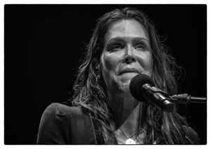 Foto's die ik tijdens concerten maak zet ik bij voorkeur om in zwart wit. Ik focus graag op expressies en emoties van de artiest.