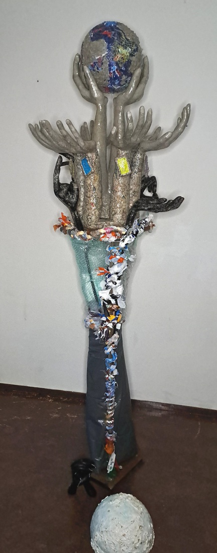 Aarde Huilt in Plastiek