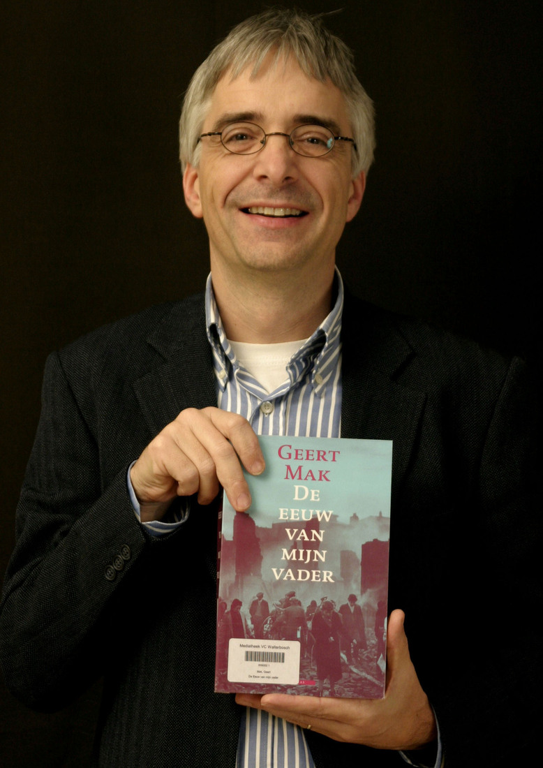 Portretten met boeken 10