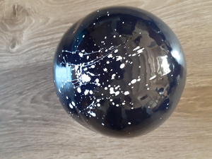 Tijdens mijn opleiding aan de Kunstacademie Friesland is gebleken dat ik mij goed kan uiten bij het werken met klei. Hieruit heeft zich mijn passie voor keramiek ontwikkeld.