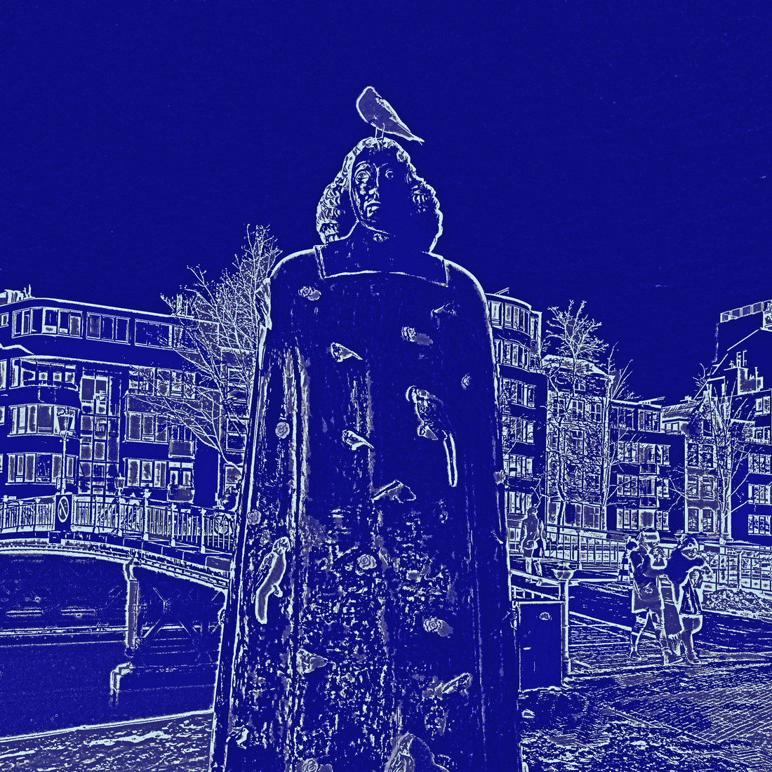 Spinoza beeld aan het Waterlooplein te Amsterdam; delfts-blauw keramisch tegeltje; nr. fh0003