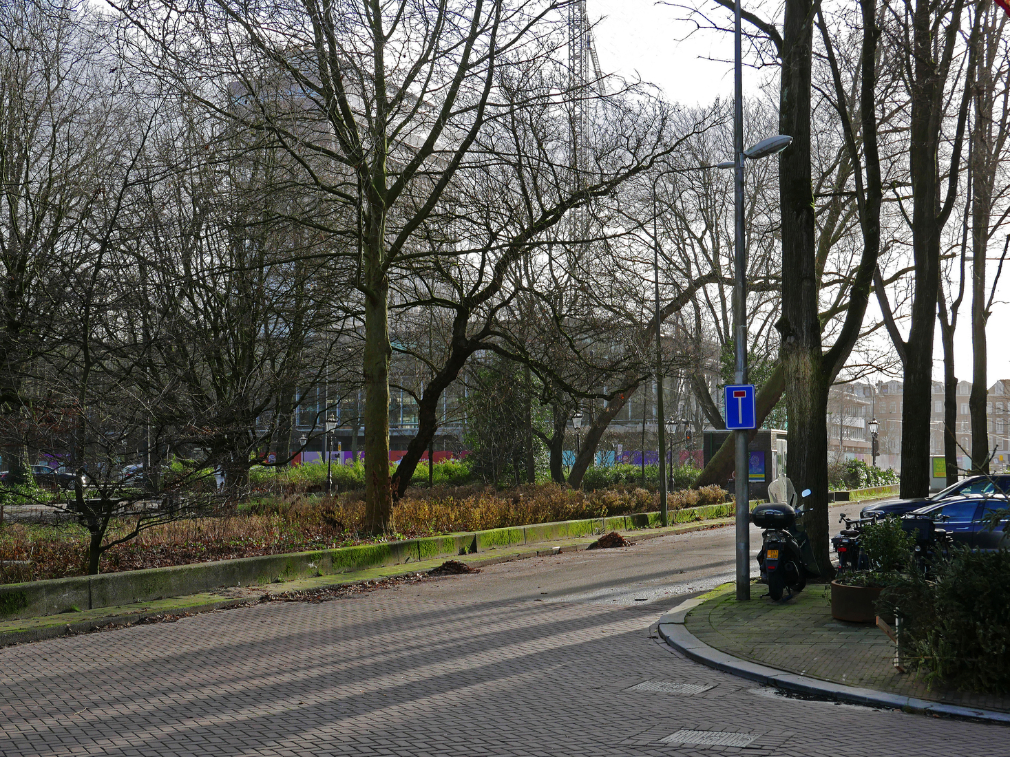 Zonnestralen en schaduwen aan het Frederiksplein - foto, Amsterdam / Mokum voor digitale print