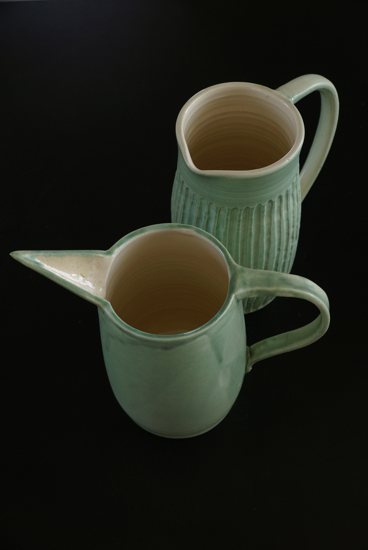 playing with vase, unicum