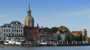 Foto's van het centrum van de oudste stad van Holland.