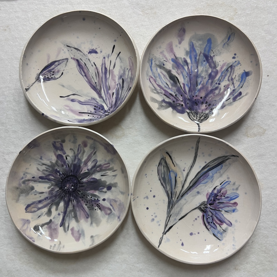 Serie van 4 Gebaksbordjes bloem