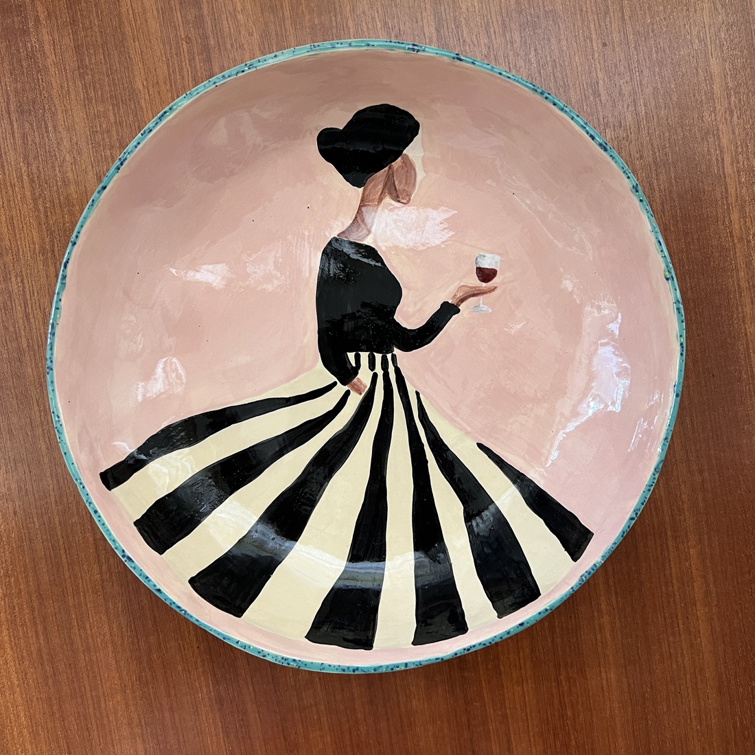 Saladeschaal lady in black 2