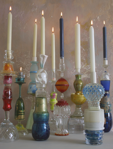 handgemaakte kandelaars van gerecycled en beschilderd glas