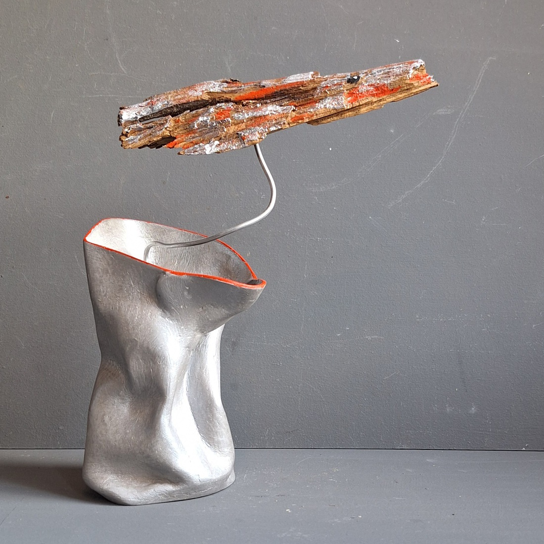 Kreukelvaasje met driftwood flower luchtdrogende klei.K19