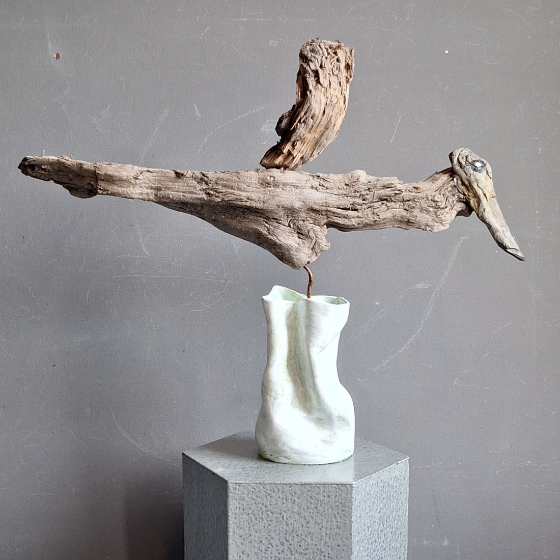Kreukelvaasje met driftwood flower luchtdrogende klei.K28