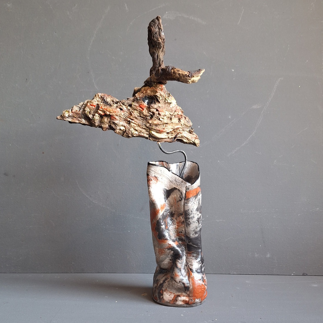 Kreukelvaasje met driftwood flower luchtdrogende klei.K35